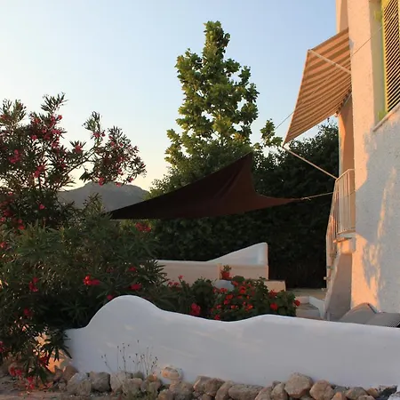 Villa Verde * Alikí